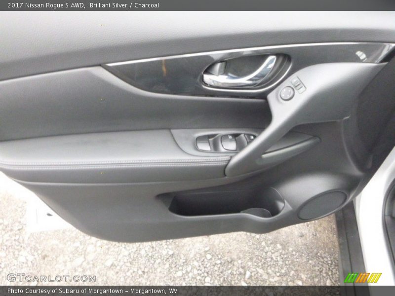 Brilliant Silver / Charcoal 2017 Nissan Rogue S AWD
