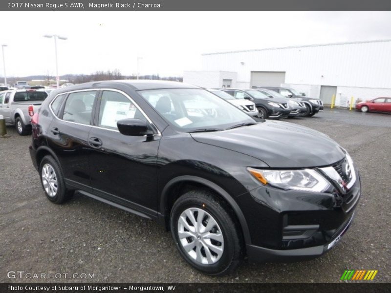 Magnetic Black / Charcoal 2017 Nissan Rogue S AWD