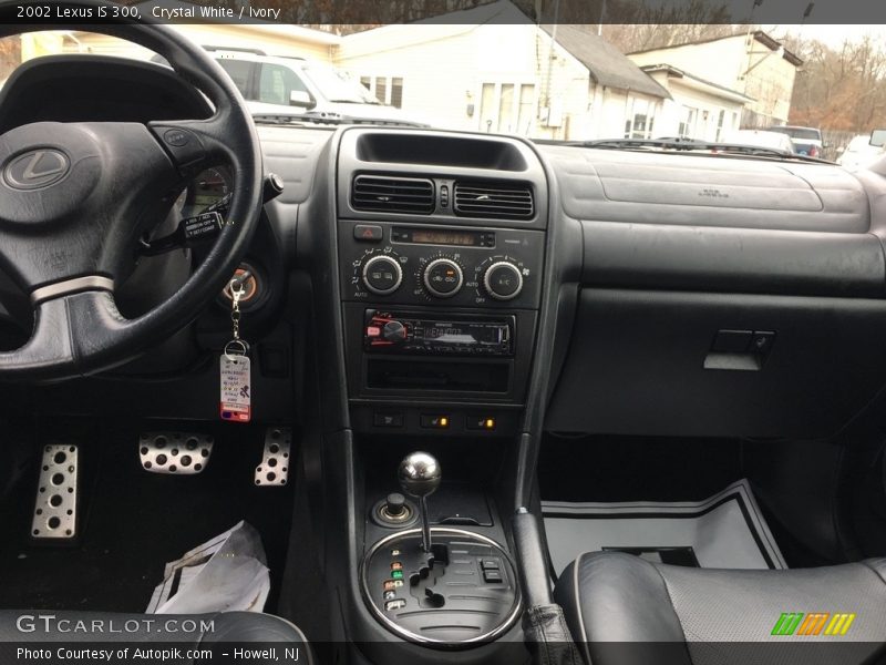 Crystal White / Ivory 2002 Lexus IS 300