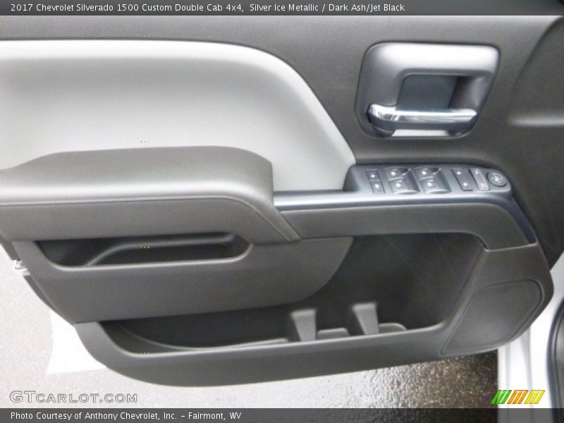 Silver Ice Metallic / Dark Ash/Jet Black 2017 Chevrolet Silverado 1500 Custom Double Cab 4x4