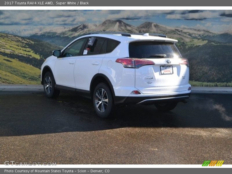 Super White / Black 2017 Toyota RAV4 XLE AWD