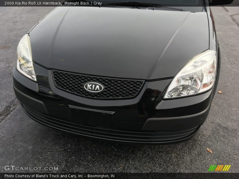 Midnight Black / Gray 2009 Kia Rio Rio5 LX Hatchback