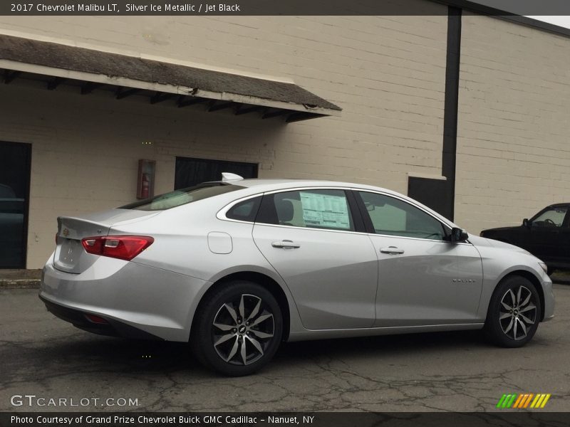 Silver Ice Metallic / Jet Black 2017 Chevrolet Malibu LT