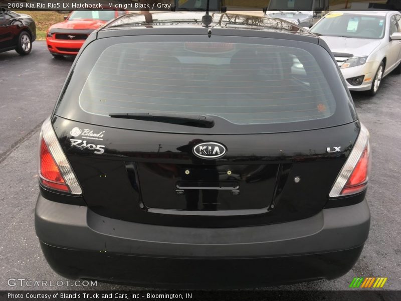 Midnight Black / Gray 2009 Kia Rio Rio5 LX Hatchback
