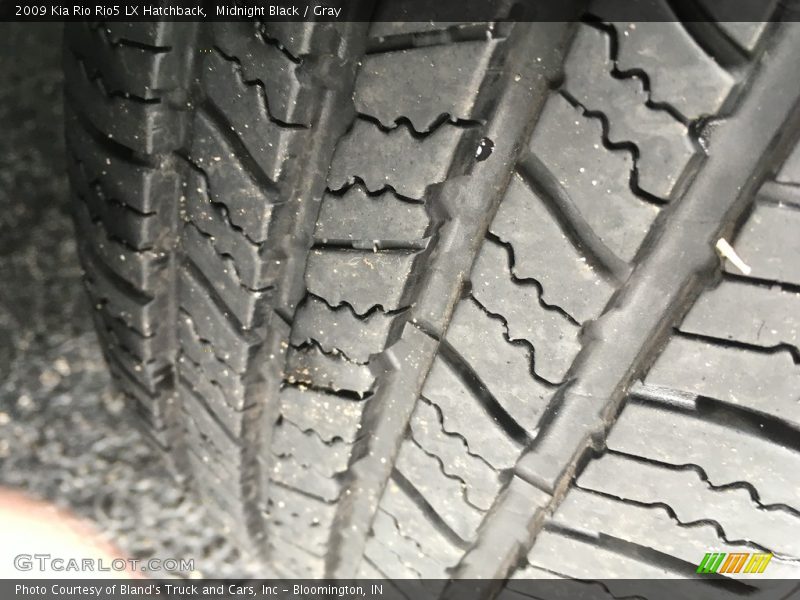 Midnight Black / Gray 2009 Kia Rio Rio5 LX Hatchback