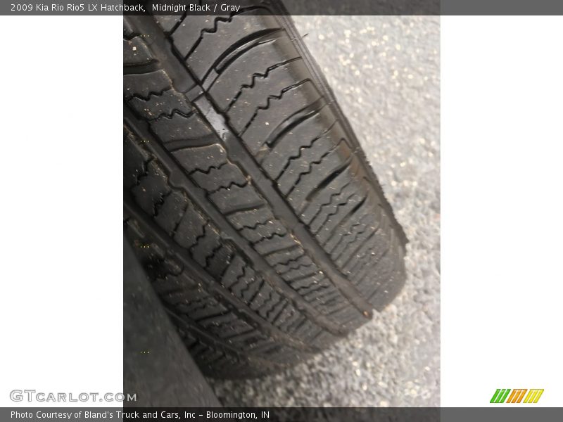 Midnight Black / Gray 2009 Kia Rio Rio5 LX Hatchback