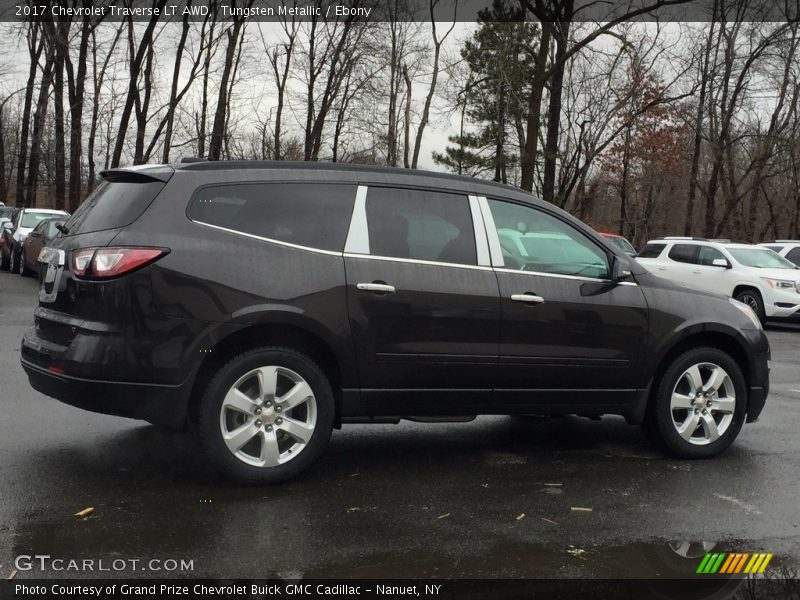 Tungsten Metallic / Ebony 2017 Chevrolet Traverse LT AWD