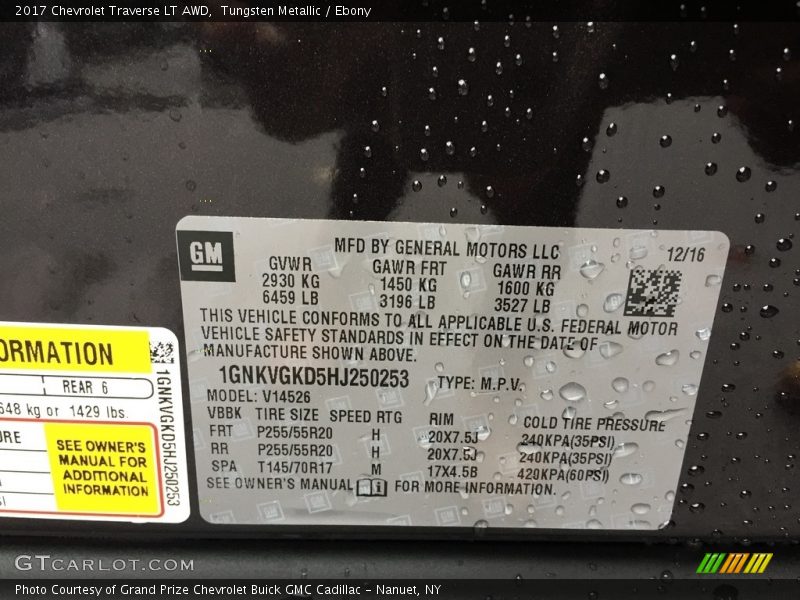 Tungsten Metallic / Ebony 2017 Chevrolet Traverse LT AWD