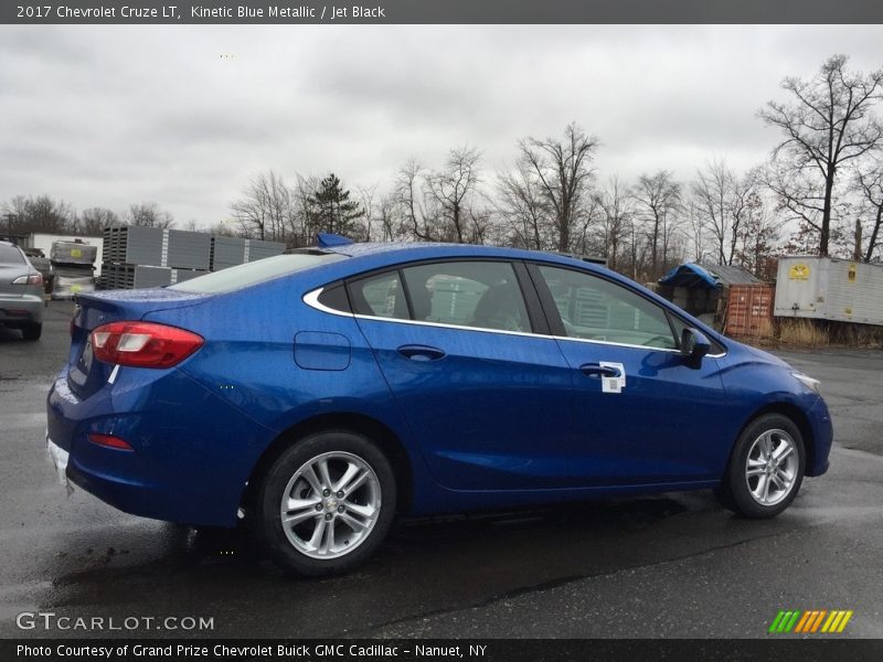Kinetic Blue Metallic / Jet Black 2017 Chevrolet Cruze LT