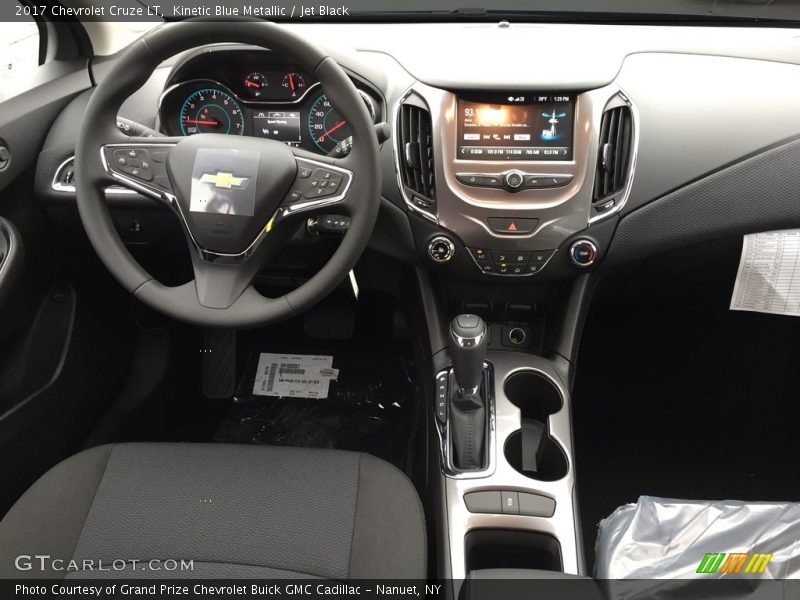 Kinetic Blue Metallic / Jet Black 2017 Chevrolet Cruze LT