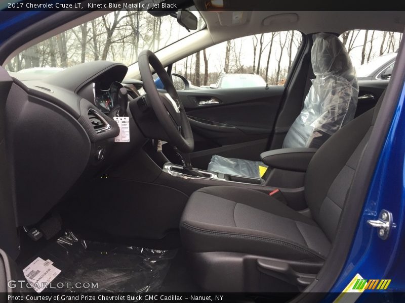 Kinetic Blue Metallic / Jet Black 2017 Chevrolet Cruze LT