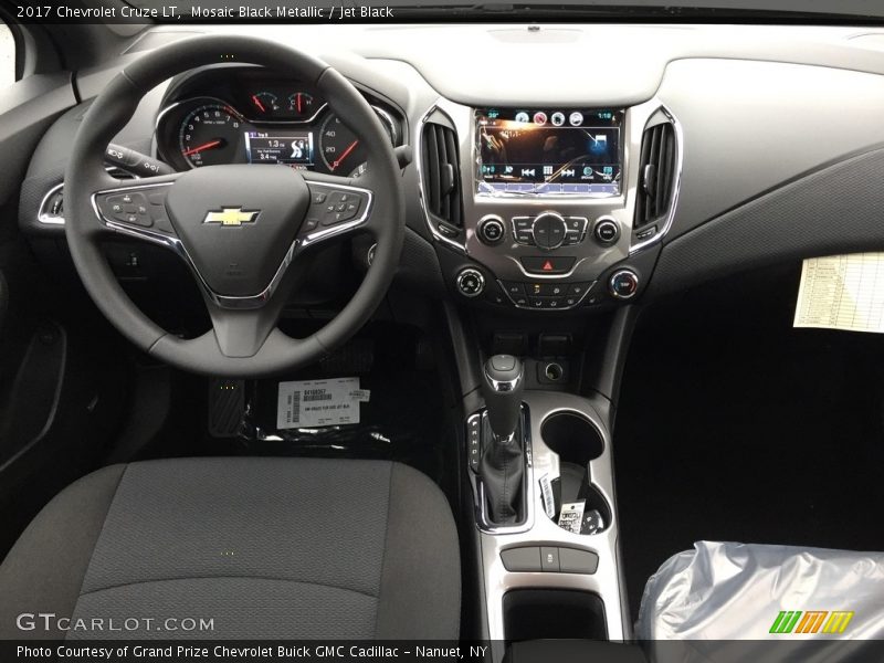 Mosaic Black Metallic / Jet Black 2017 Chevrolet Cruze LT