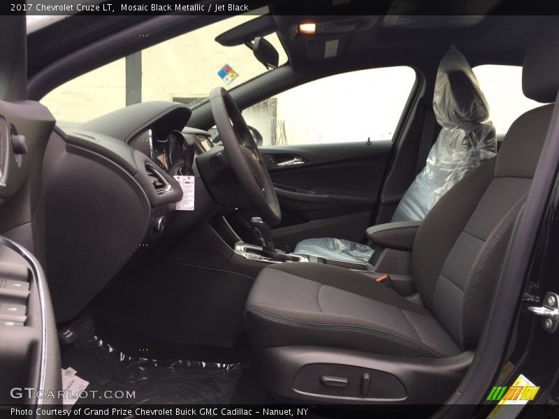 Mosaic Black Metallic / Jet Black 2017 Chevrolet Cruze LT
