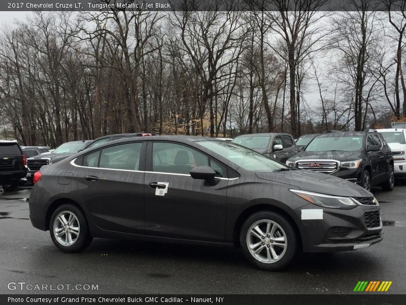 Tungsten Metallic / Jet Black 2017 Chevrolet Cruze LT