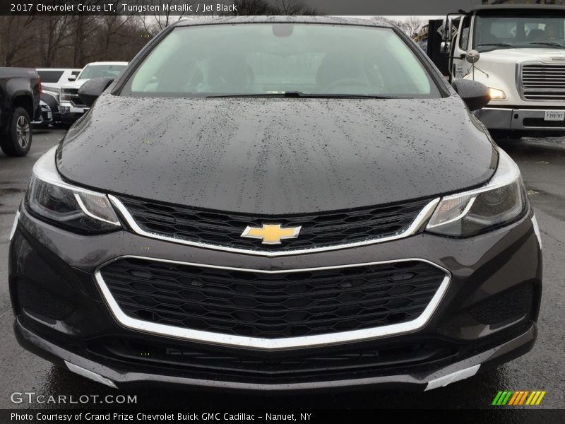 Tungsten Metallic / Jet Black 2017 Chevrolet Cruze LT