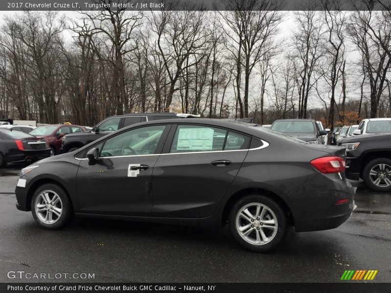 Tungsten Metallic / Jet Black 2017 Chevrolet Cruze LT