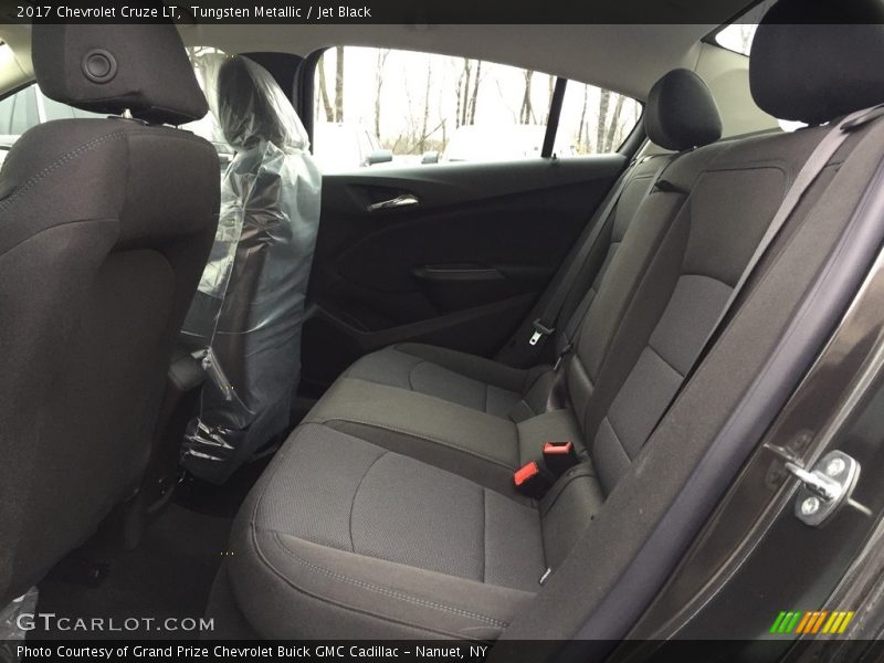 Tungsten Metallic / Jet Black 2017 Chevrolet Cruze LT