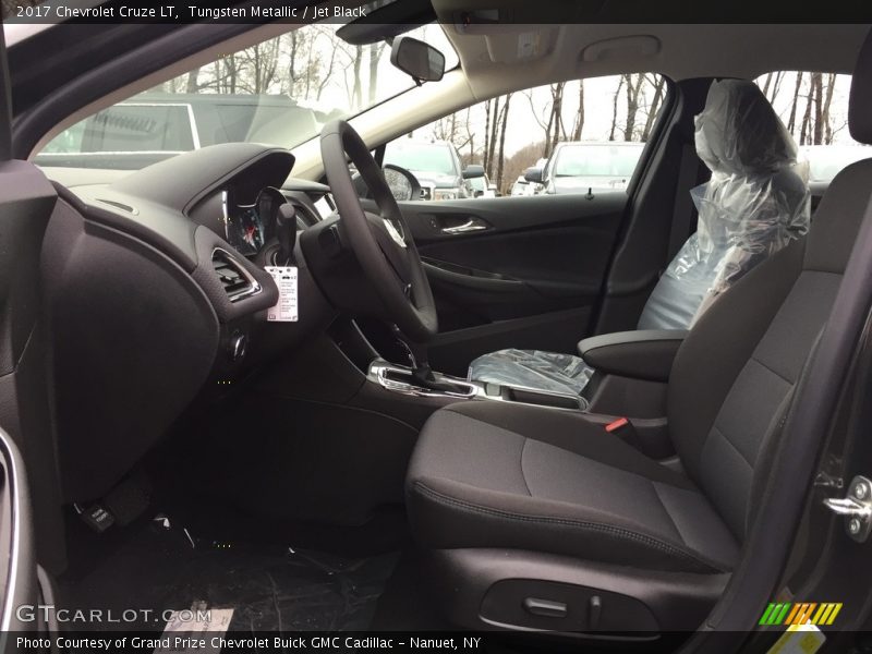 Tungsten Metallic / Jet Black 2017 Chevrolet Cruze LT