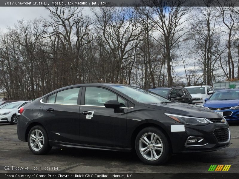 Mosaic Black Metallic / Jet Black 2017 Chevrolet Cruze LT