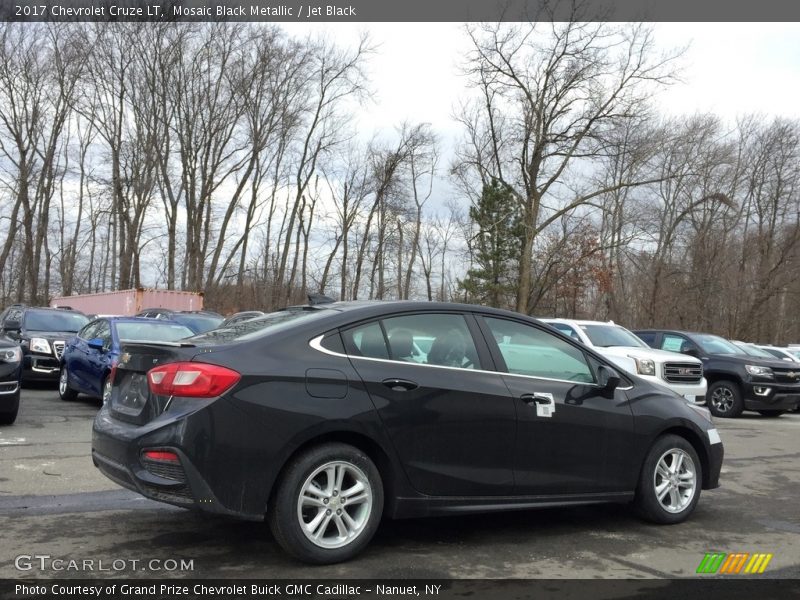 Mosaic Black Metallic / Jet Black 2017 Chevrolet Cruze LT