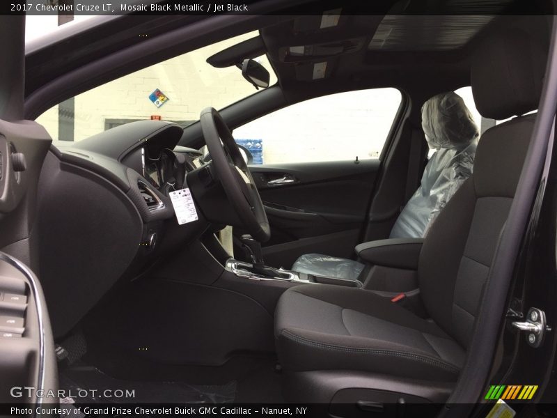 Mosaic Black Metallic / Jet Black 2017 Chevrolet Cruze LT