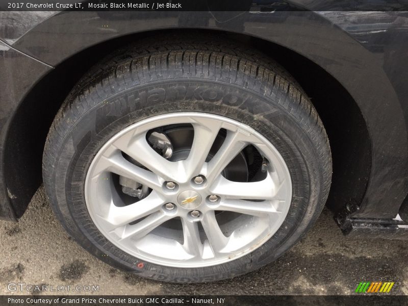 Mosaic Black Metallic / Jet Black 2017 Chevrolet Cruze LT