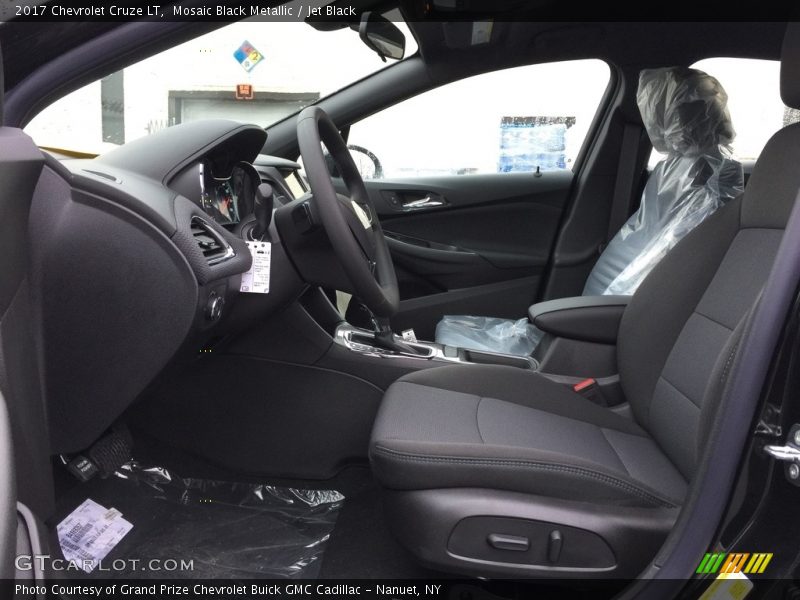 Mosaic Black Metallic / Jet Black 2017 Chevrolet Cruze LT