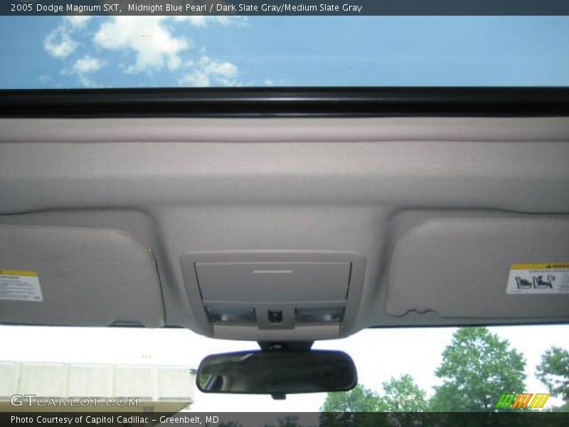 Midnight Blue Pearl / Dark Slate Gray/Medium Slate Gray 2005 Dodge Magnum SXT