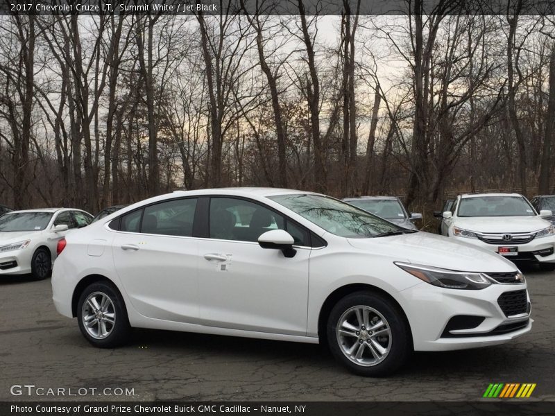 Summit White / Jet Black 2017 Chevrolet Cruze LT