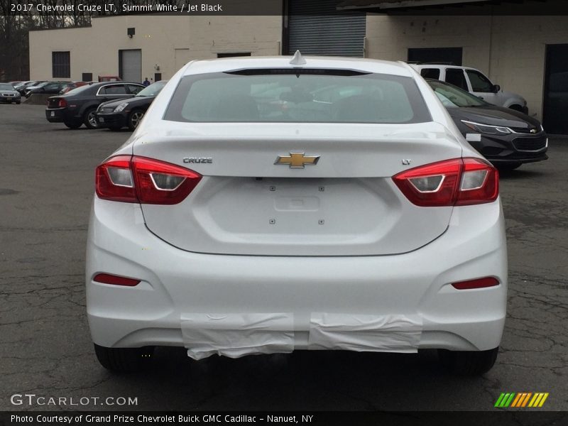 Summit White / Jet Black 2017 Chevrolet Cruze LT