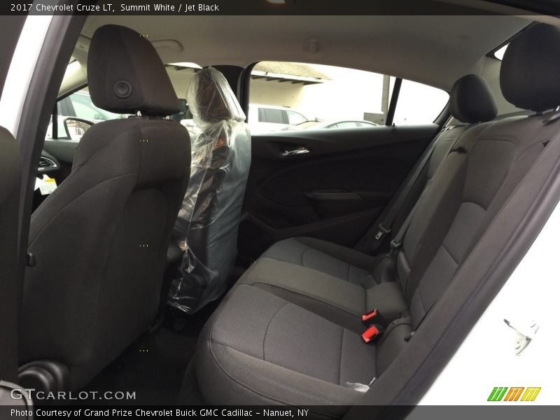 Summit White / Jet Black 2017 Chevrolet Cruze LT