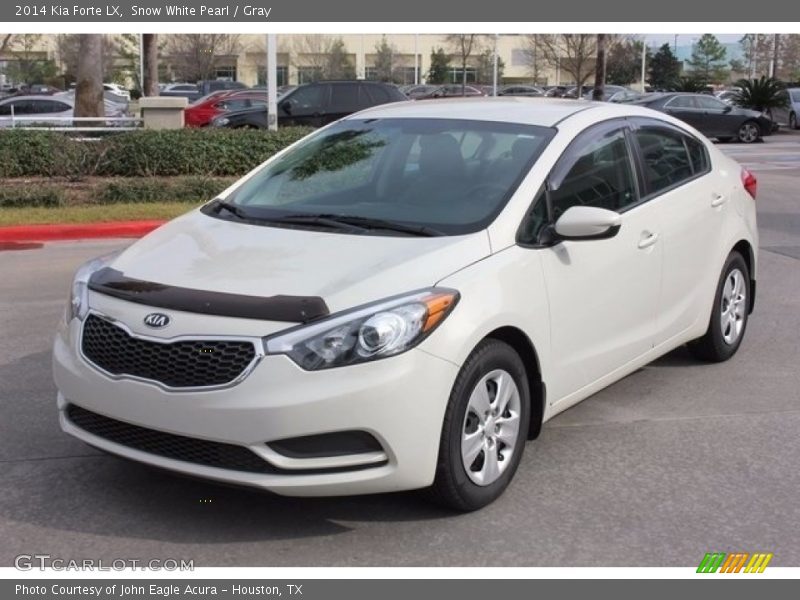 Front 3/4 View of 2014 Forte LX