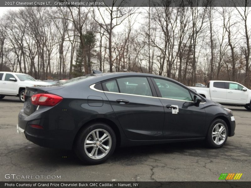 Graphite Metallic / Jet Black 2017 Chevrolet Cruze LT