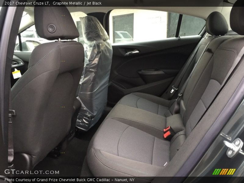 Graphite Metallic / Jet Black 2017 Chevrolet Cruze LT