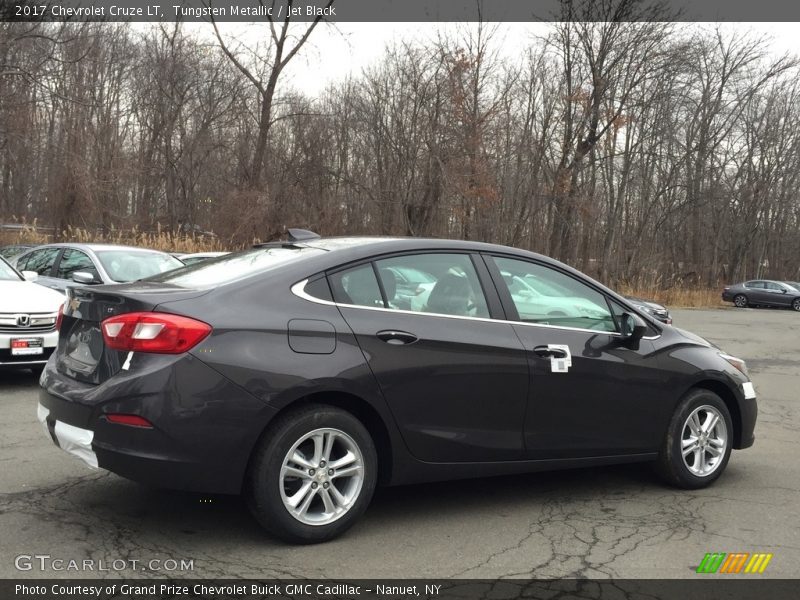 Tungsten Metallic / Jet Black 2017 Chevrolet Cruze LT