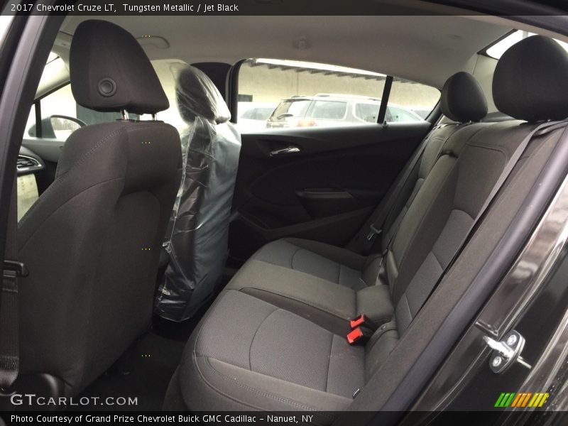 Tungsten Metallic / Jet Black 2017 Chevrolet Cruze LT