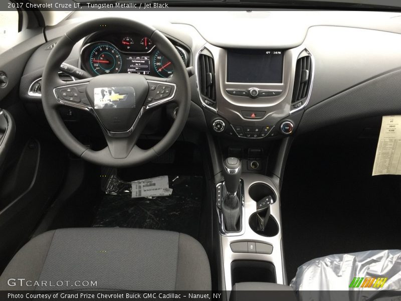 Tungsten Metallic / Jet Black 2017 Chevrolet Cruze LT