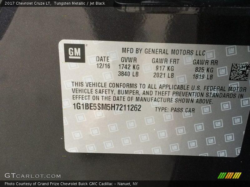 Tungsten Metallic / Jet Black 2017 Chevrolet Cruze LT