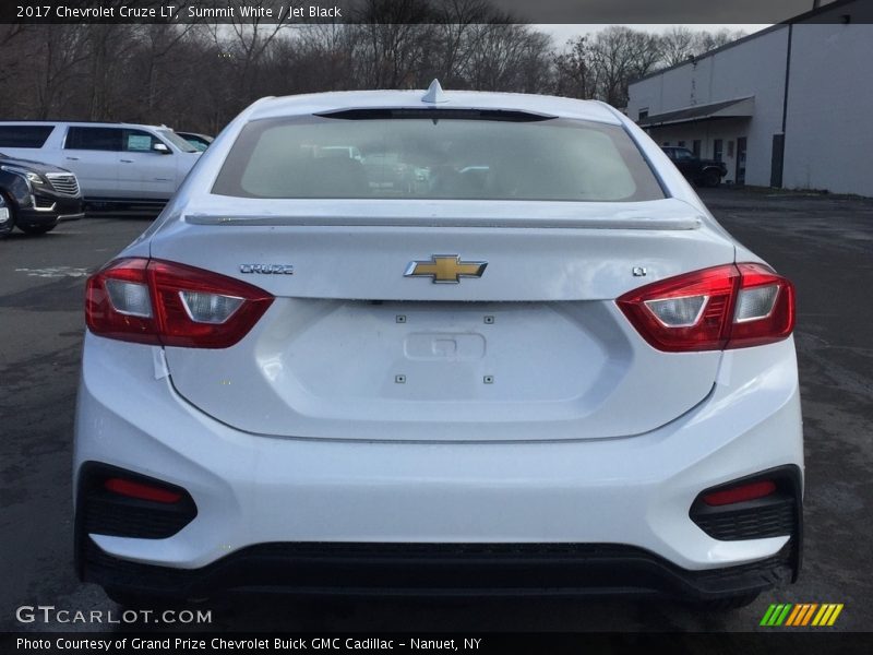 Summit White / Jet Black 2017 Chevrolet Cruze LT