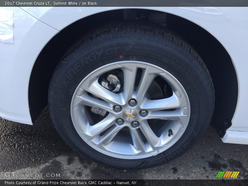 Summit White / Jet Black 2017 Chevrolet Cruze LT
