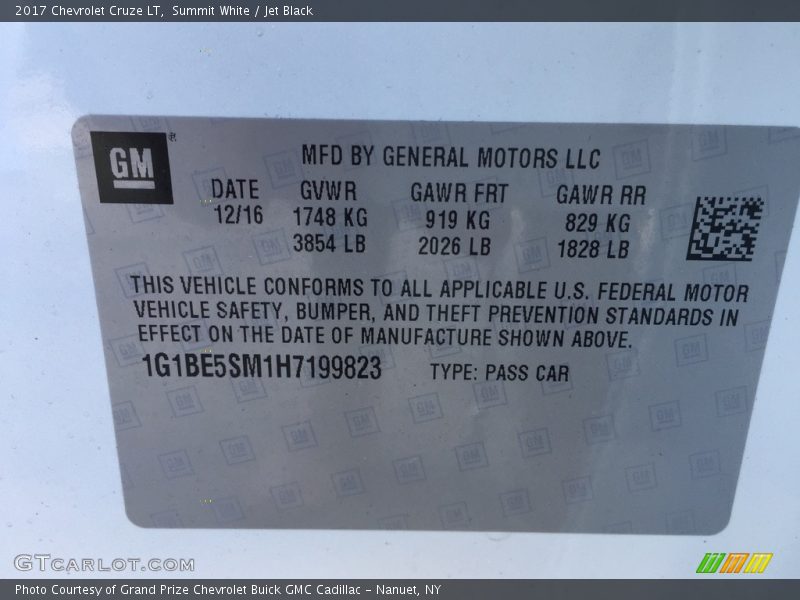 Summit White / Jet Black 2017 Chevrolet Cruze LT