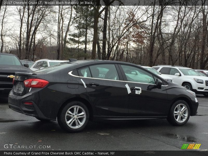Mosaic Black Metallic / Jet Black 2017 Chevrolet Cruze LT