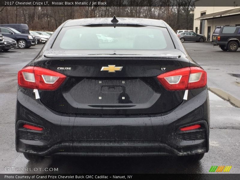 Mosaic Black Metallic / Jet Black 2017 Chevrolet Cruze LT