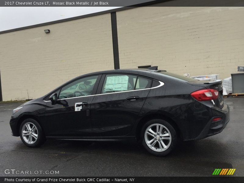 Mosaic Black Metallic / Jet Black 2017 Chevrolet Cruze LT