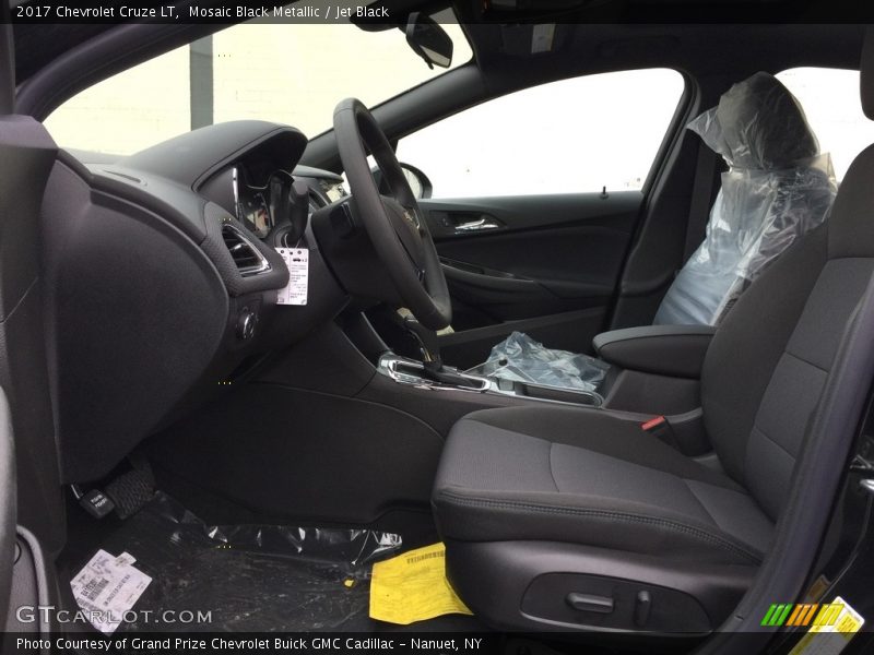Mosaic Black Metallic / Jet Black 2017 Chevrolet Cruze LT
