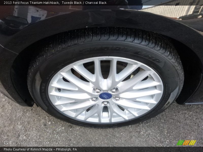 Tuxedo Black / Charcoal Black 2013 Ford Focus Titanium Hatchback