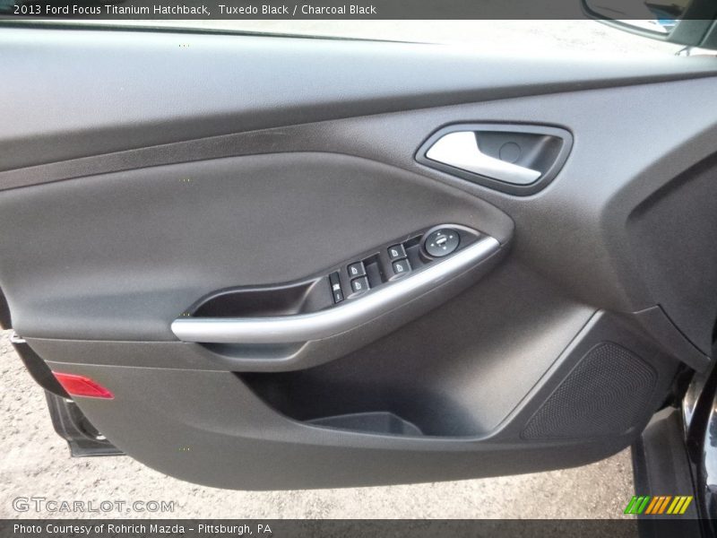 Tuxedo Black / Charcoal Black 2013 Ford Focus Titanium Hatchback