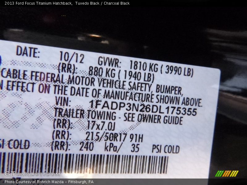 Tuxedo Black / Charcoal Black 2013 Ford Focus Titanium Hatchback