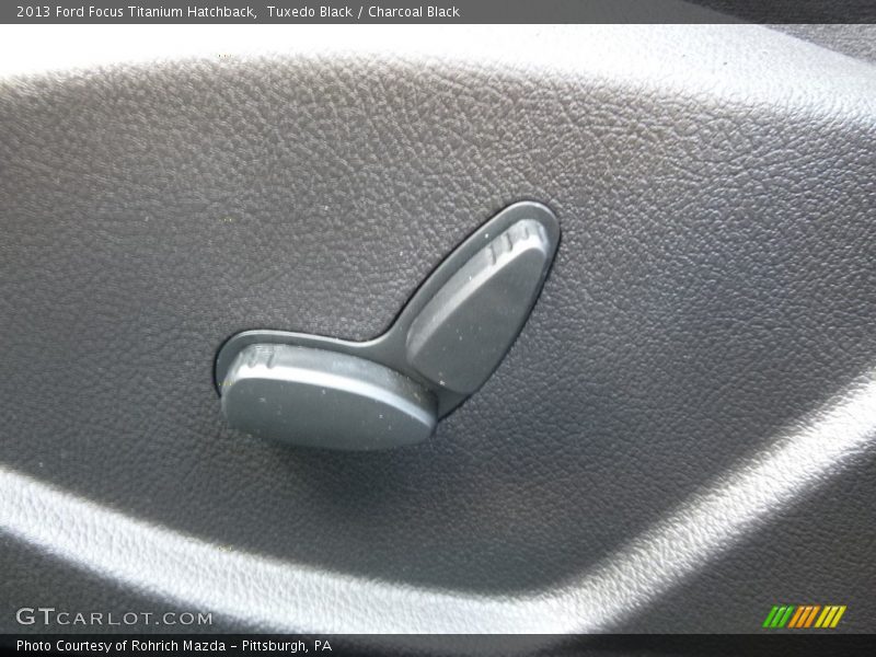 Tuxedo Black / Charcoal Black 2013 Ford Focus Titanium Hatchback