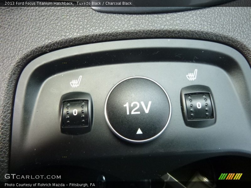 Tuxedo Black / Charcoal Black 2013 Ford Focus Titanium Hatchback